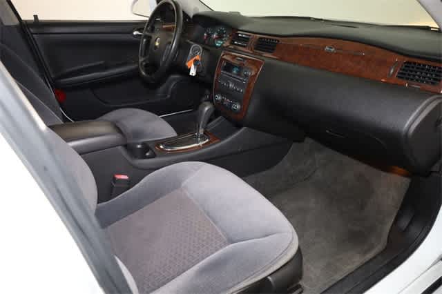 Thumbnail: 2011 Chevrolet Impala - 19