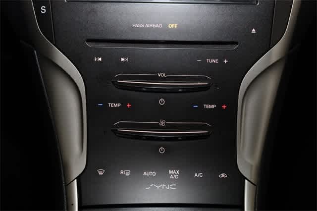 Thumbnail: 2016 Lincoln MKZ - 32