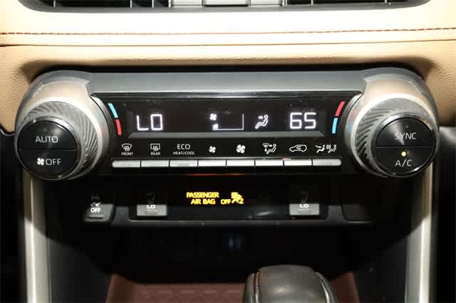 Thumbnail: 2019 Toyota RAV4 - 31