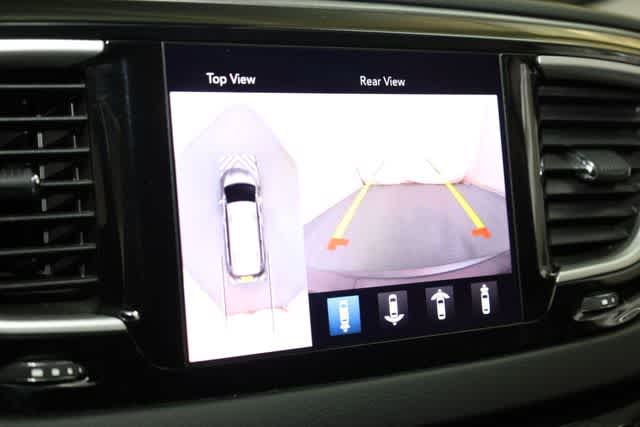 Thumbnail: 2020 Chrysler Pacifica - 17