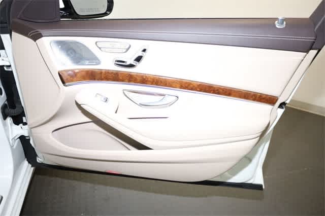 Thumbnail: 2014 Mercedes-Benz S-Class - 22