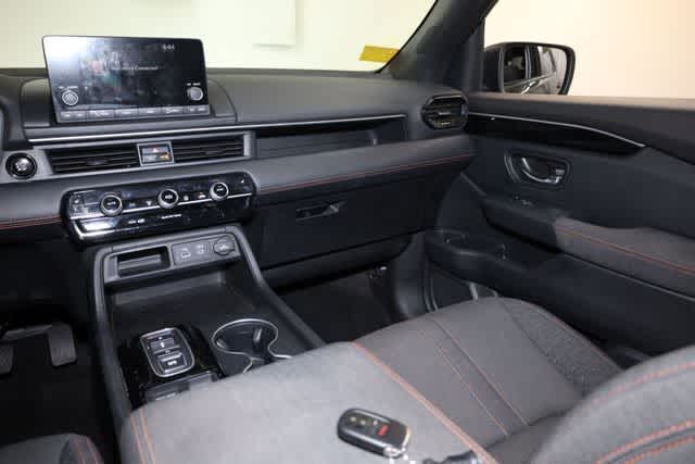 Thumbnail: 2023 Honda Pilot - 22