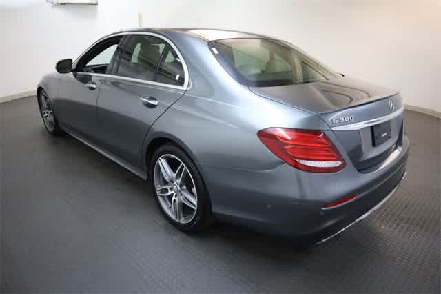 Thumbnail: 2017 Mercedes-Benz E-Class - 4