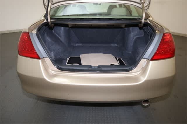 2007 Honda Accord VP 29