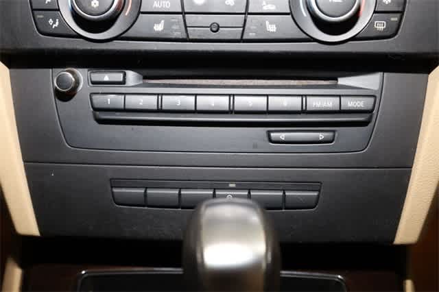 Thumbnail: 2011 BMW 3 Series - 28