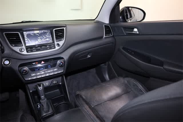 Thumbnail: 2016 Hyundai Tucson - 18
