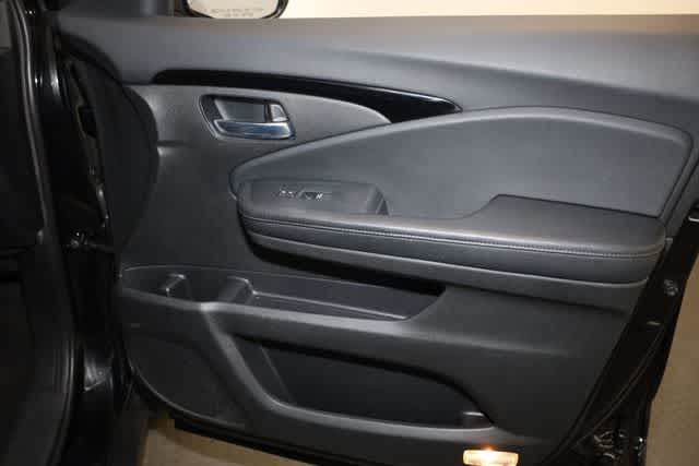 Thumbnail: 2020 Honda Pilot - 22