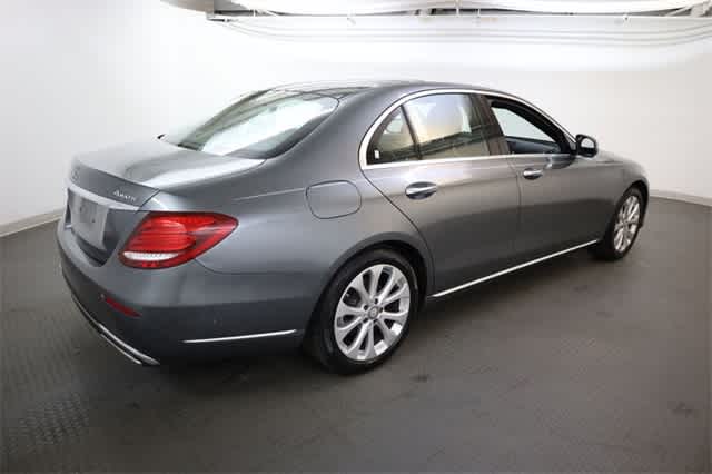 Thumbnail: 2017 Mercedes-Benz E-Class - 8