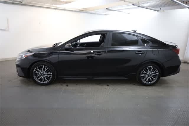 Thumbnail: 2023 Kia Forte - 3