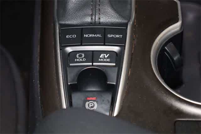 Thumbnail: 2022 Toyota Camry - 32