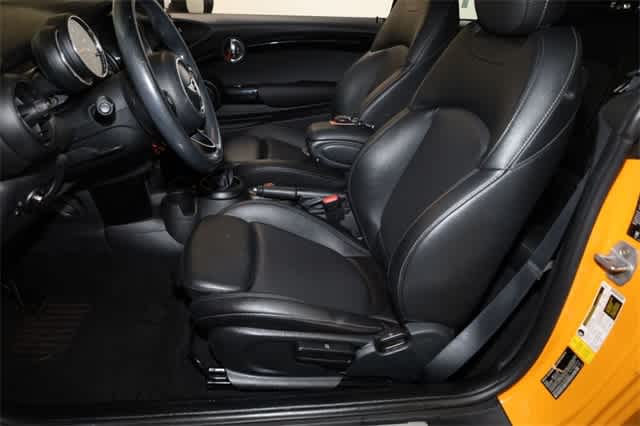 Thumbnail: 2018 MINI Cooper Convertible - 15