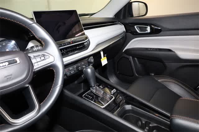 Thumbnail: 2022 Jeep Compass - 23