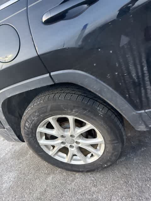 Thumbnail: 2015 Jeep Cherokee - 29