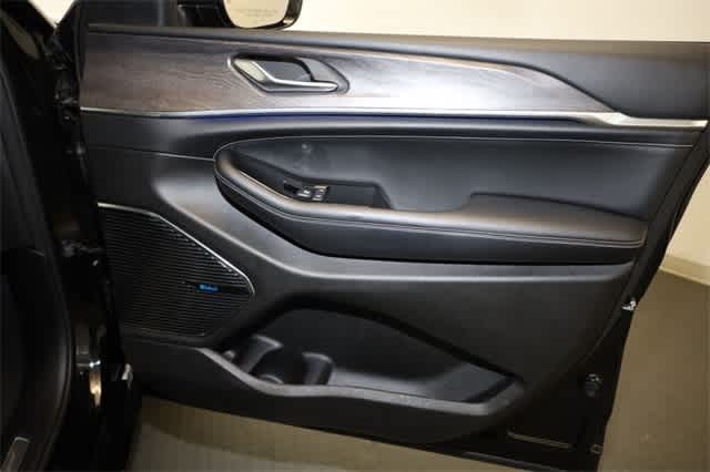 Thumbnail: 2021 Jeep Grand Cherokee L - 22