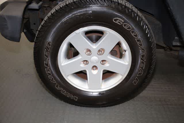 Thumbnail: 2015 Jeep Wrangler - 34