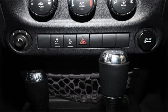 Thumbnail: 2014 Jeep Wrangler - 28