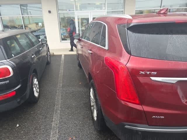 Thumbnail: 2018 Cadillac XT5 - 9
