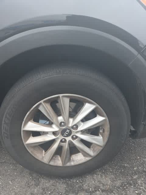2019 Kia Sorento LX 19