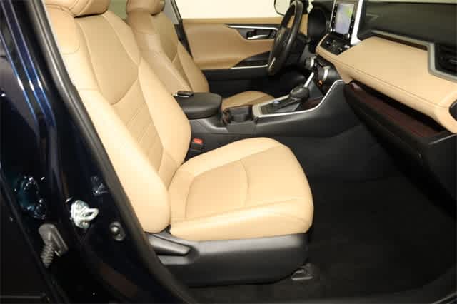 Thumbnail: 2019 Toyota RAV4 - 20