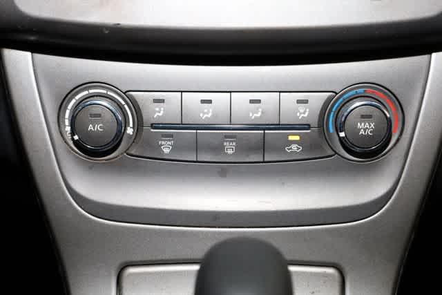 Thumbnail: 2014 Nissan Sentra - 25