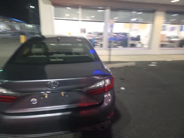 Thumbnail: 2016 Lexus ES - 12