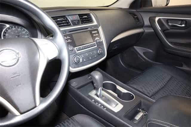 Thumbnail: 2016 Nissan Altima - 23