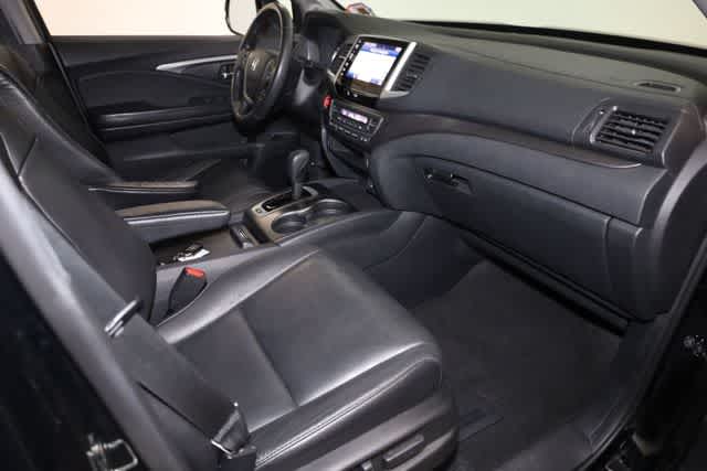 Thumbnail: 2017 Honda Pilot - 19