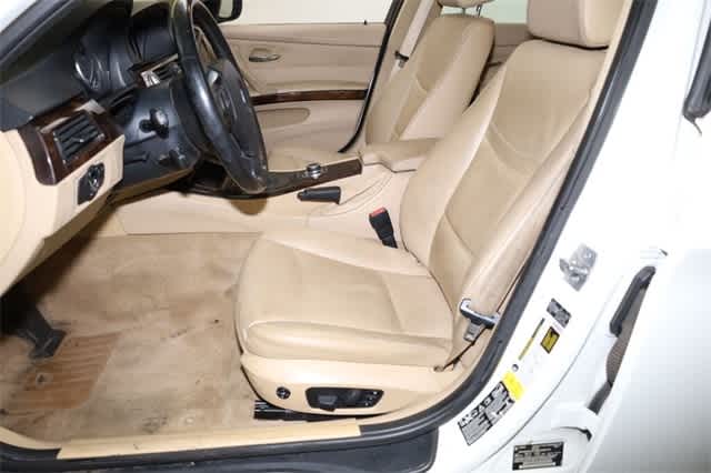 Thumbnail: 2011 BMW 3 Series - 15