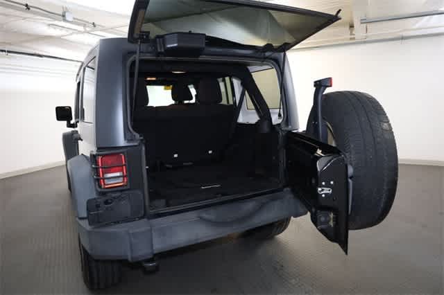 Thumbnail: 2014 Jeep Wrangler - 31