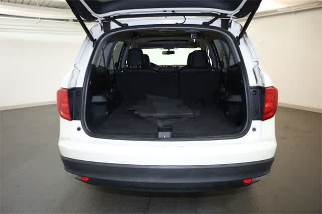 Thumbnail: 2017 Honda Pilot - 36