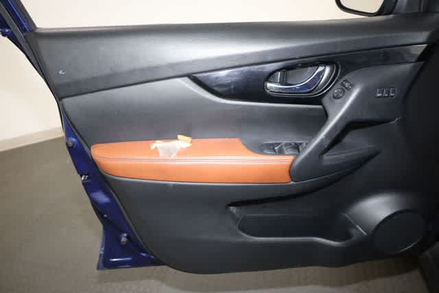 Thumbnail: 2018 Nissan Rogue - 13