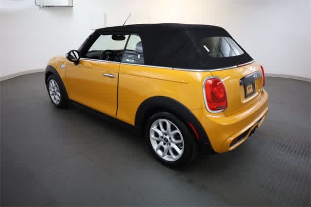 Thumbnail: 2018 MINI Cooper Convertible - 4