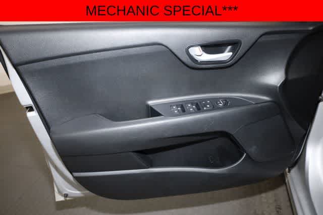 Thumbnail: 2018 Kia Rio - 13