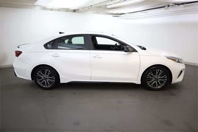 Thumbnail: 2023 Kia Forte - 9