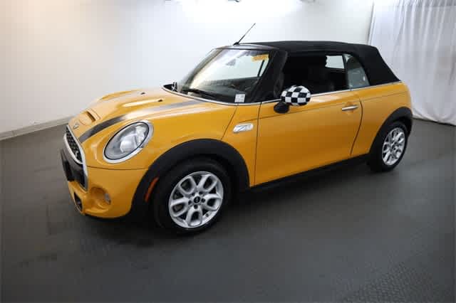 Thumbnail: 2018 MINI Cooper Convertible - 2