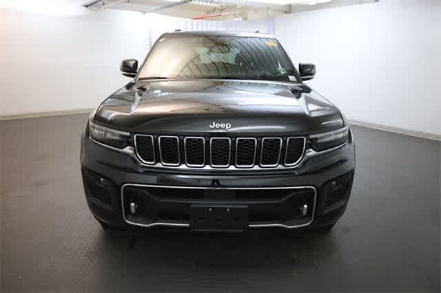 2022 Jeep Grand Cherokee Overland 12