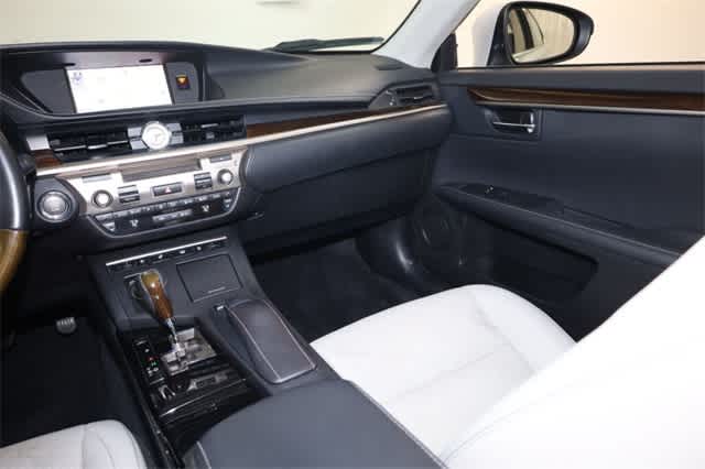 Thumbnail: 2014 Lexus ES - 18