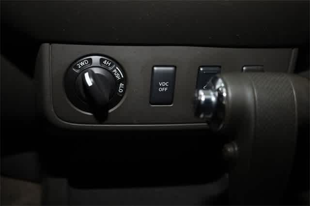 Thumbnail: 2010 Nissan Frontier - 29