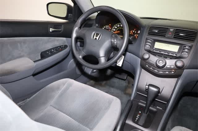 Thumbnail: 2005 Honda Accord - 16