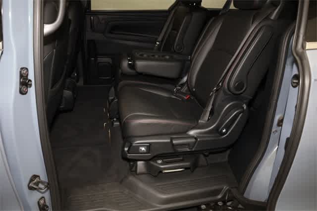 Thumbnail: 2023 Honda Odyssey - 21