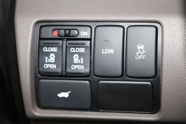 Thumbnail: 2016 Honda Odyssey - 27