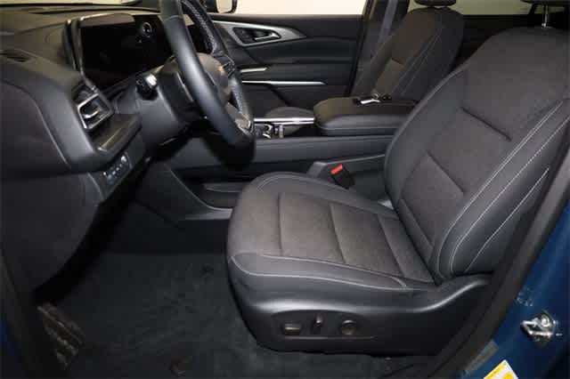 Thumbnail: 2024 Chevrolet Traverse - 15