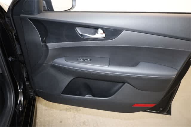 Thumbnail: 2023 Kia Forte - 22