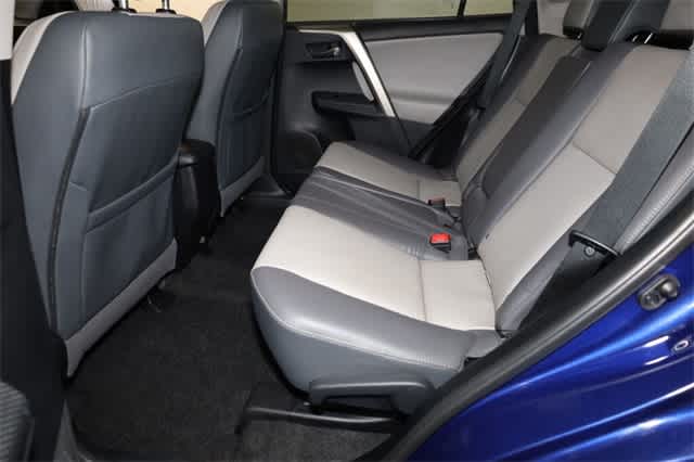 Thumbnail: 2015 Toyota RAV4 - 21