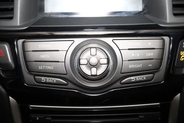 Thumbnail: 2015 Nissan Pathfinder - 24