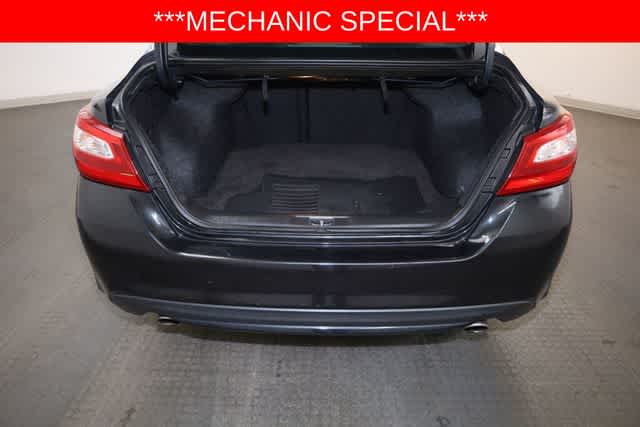 Thumbnail: 2017 Nissan Altima - 33