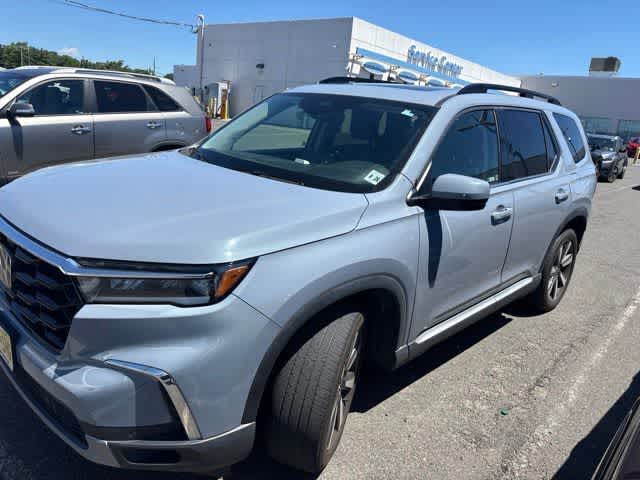 Thumbnail: 2023 Honda Pilot - 2
