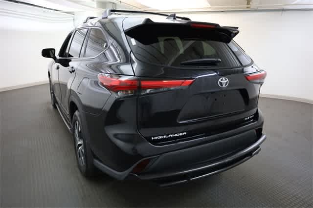 Thumbnail: 2022 Toyota Highlander - 5