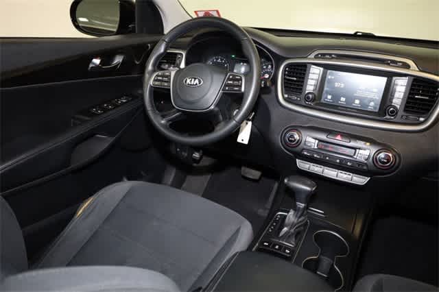Thumbnail: 2019 Kia Sorento - 16