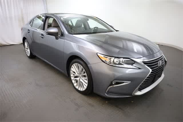 Thumbnail: 2016 Lexus ES - 10